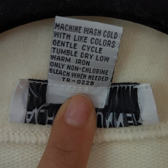 Vintage Winter Festive Cream Sweater Size Medium Petite - Picture 9 of 15